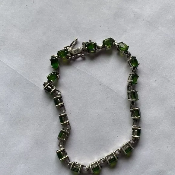 Natural Emerald tennis bracelet in silver - Picture 2 of 2